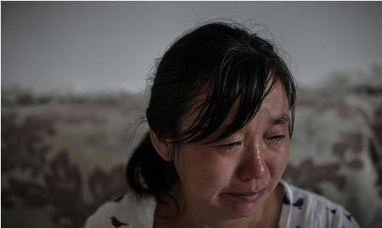 牲47岁母亲4次试管诞龙凤胎含泪照全家福凯发k8国际首页登录儿子在天津爆炸中牺(图9)