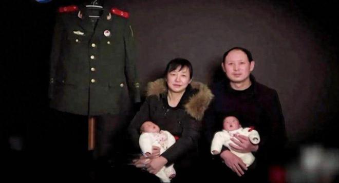牲47岁母亲4次试管诞龙凤胎含泪照全家福凯发k8国际首页登录儿子在天津爆炸中牺(图16)