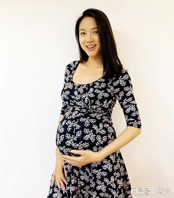 门怀孕6个月上春晚站C位真人生赢家凯发首页登录艳压奚梦瑶拒嫁30亿豪(图12)