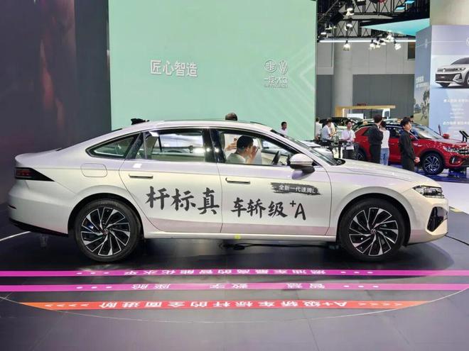 车展个人心中“六佳车”：情绪价值之选凯发K8旗舰店APP2025年成都(图32)